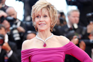 Jane Fonda, la confessione piccante: 'Direi sì ad un uomo, ma solo se ventenne'