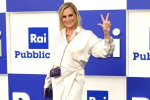 Simona Ventura, il momento più buio: "Un buco nero e ci sono finita anche io"