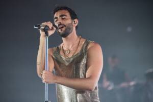 Marco Mengoni fidanzato? "Ci lavoro con la mia terapeuta"