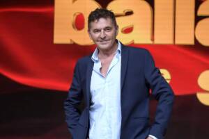 Teo Mammucari senza freni su Lorenzo Tano: 'Se è come il padre? L'ho visto in doccia e...'
