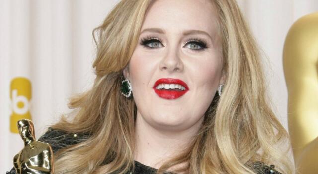 Adele spaventa i fan: annullati tutti i suoi concerti