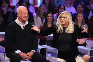 Nicola Carraro virale: "Chi balla il Ballo del Qua Qua è un cretino", ma poi...