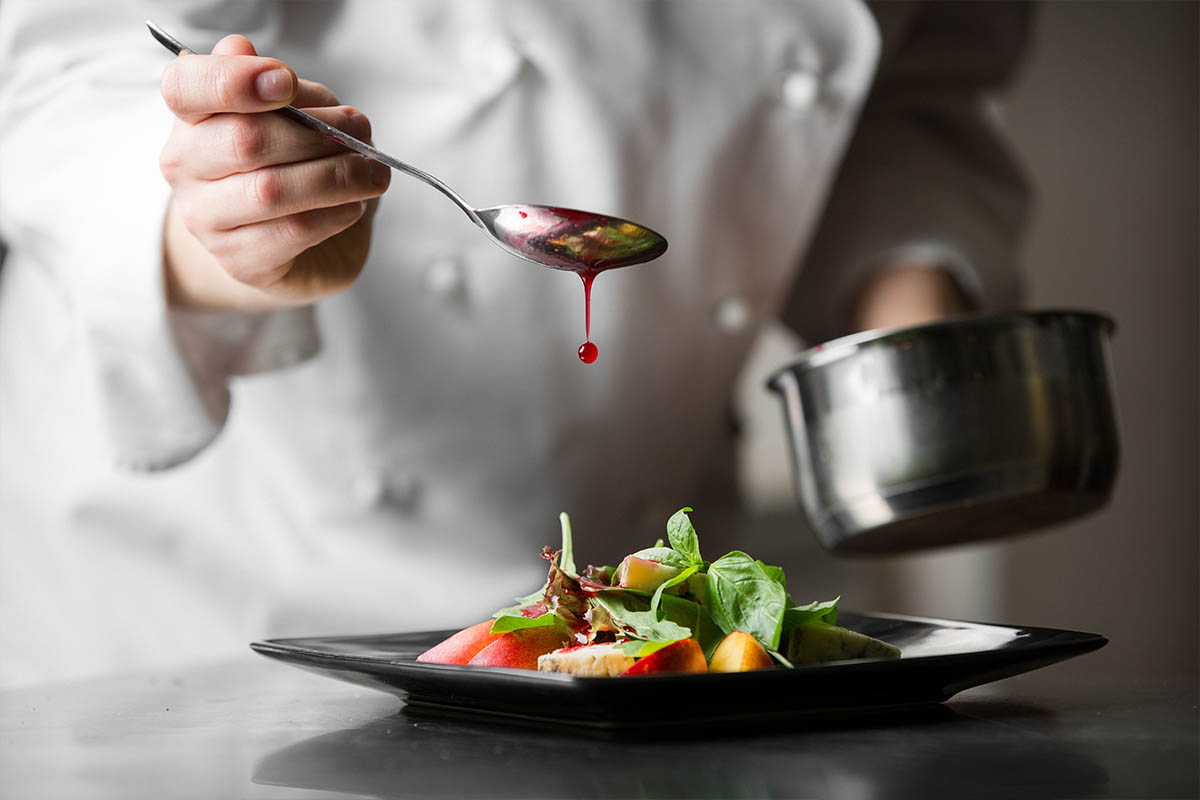 Tragico incidente per lo chef: "Tristezza incredibile"