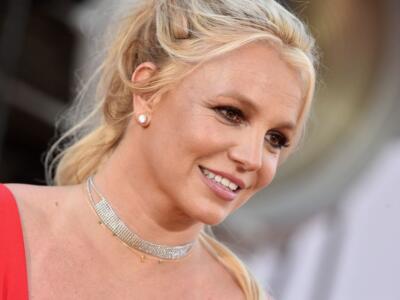 Britney Spears sfida la censura: foto senza vestiti