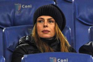 Paola Perego preoccupa, è assente in tv: "Non sto bene"