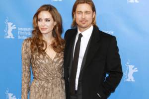 Angelina Jolie contro Brad Pitt: “Mi dissangua economicamente”