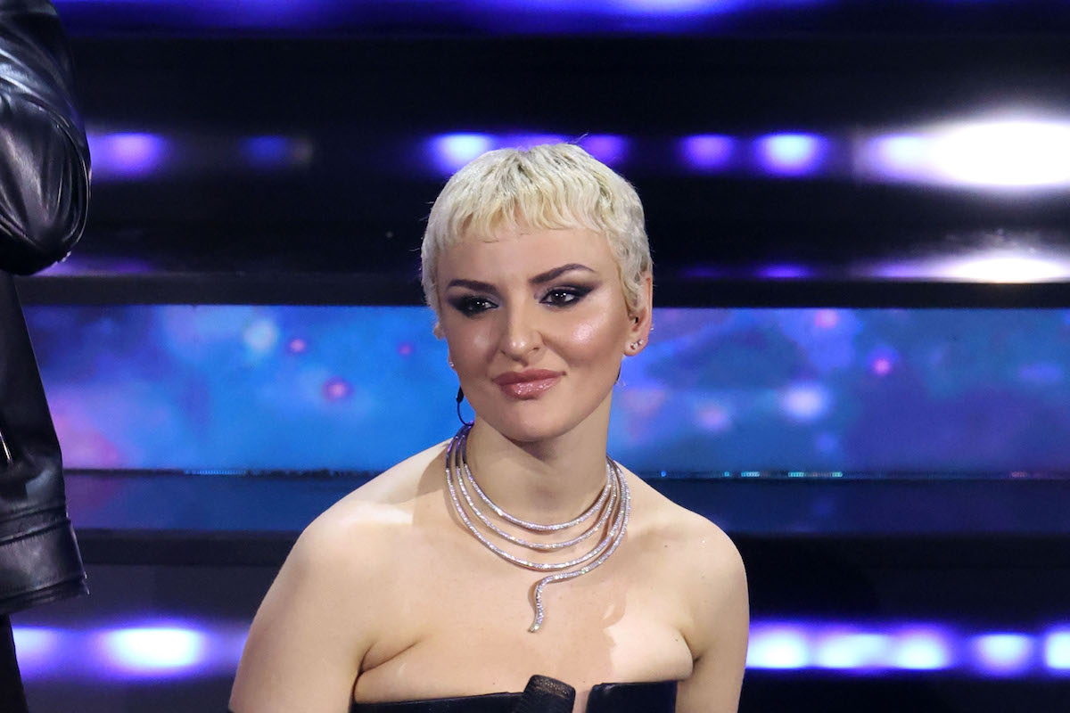 Arisa: malore durante il concerto, le urla per chiamare l'ambulanza