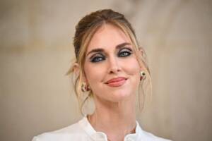 Chiara Ferragni riappare sui social: selfie con mamma e sorella. Ecco dove