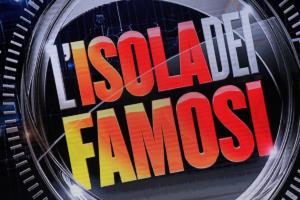 Isola dei Famosi, ex vincitore svela: “Montaggi pilotati. Ecco come ho vinto”