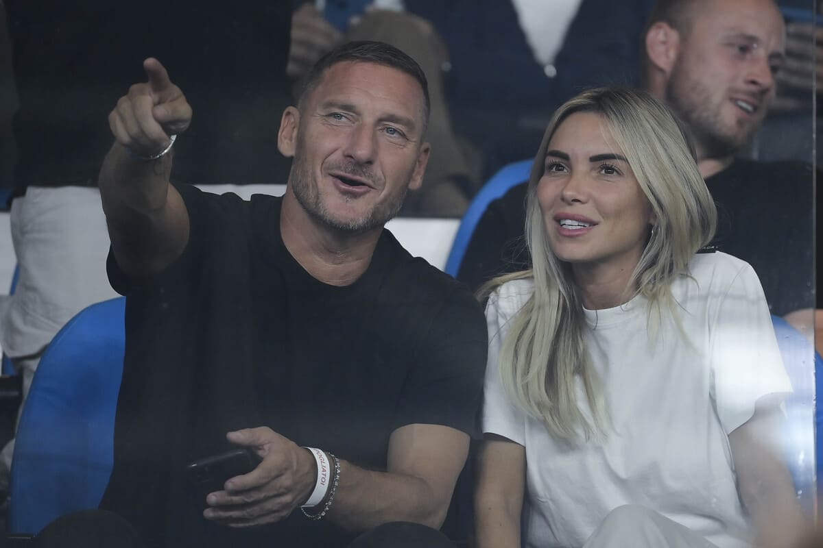 Totti e Noemi insieme alla comunione del figlio di lei: nozze in vista?