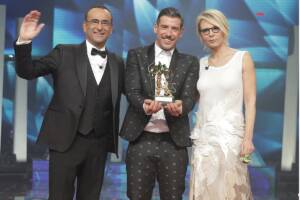 Carlo Conti: quanto guadagna il conduttore Rai (anche per Sanremo)