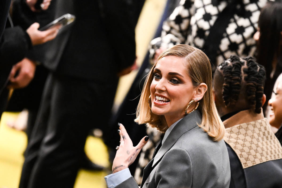 Chiara Ferragni, la foto con un altro uomo: "Praticamente mio marito"
