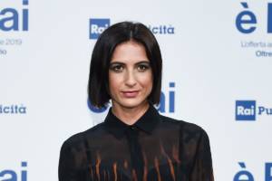 Ema Stokholma pronta a togliersi tutti i tatuaggi: "Fa male e costa ma..."