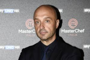 Joe Bastianich ha lasciato L'Isola dei Famosi: "Di notte..."