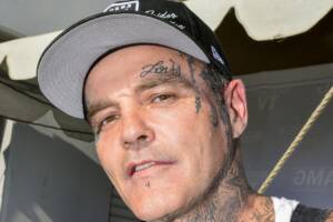 Lutto nella musica, addio al famoso frontman: aveva 49 anni
