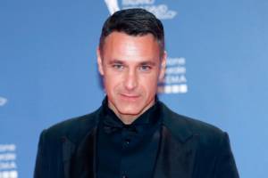 Il dramma di Raoul Bova: "Le aspettative di mio padre, il cinema mi ha salvato"
