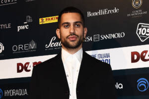 Mahmood virale con i cuginetti: il video sulle note di Ra Ta Ta
