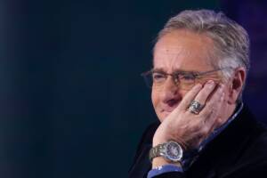 Paolo Bonolis e le vacanze "di coppia" del figlio: arriva il commento...