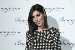 Bianca Atzei, imprevisto dolcissimo sul palco: "Mai successo". Il video