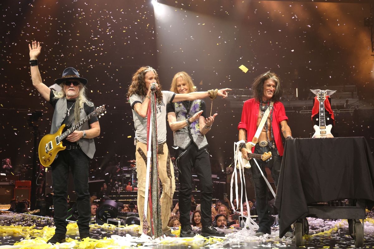 E' finita, gli Gli Aerosmith abbandonano i live: è la fine di un'era