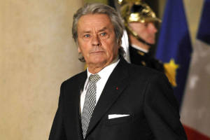 Grave lutto per il cinema internazionale: il divo francese Alain Delon è scomparso