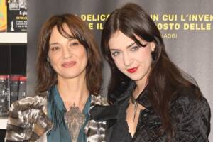 Anna Lou Castoldi: "Non sono la proiezione di mia madre e mio padre. Ecco cosa mi angoscia"