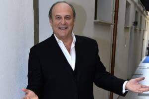 "Cose già viste": Gerry Scotti punge Amadeus, la stoccata