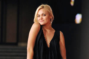 È davvero lei? Romina Carrisi cambia look