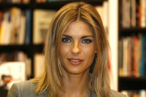 Martina Colombari si allena in palestra e risponde agli haters: il durissimo sfogo