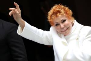 Paura per Ornella Vanoni, non sta bene: la cantante non si presenta in studio