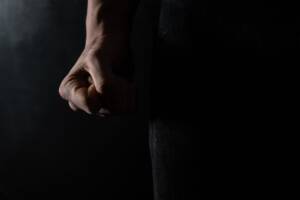 Aggressione orribile a noto volto Rai: cosa è successo