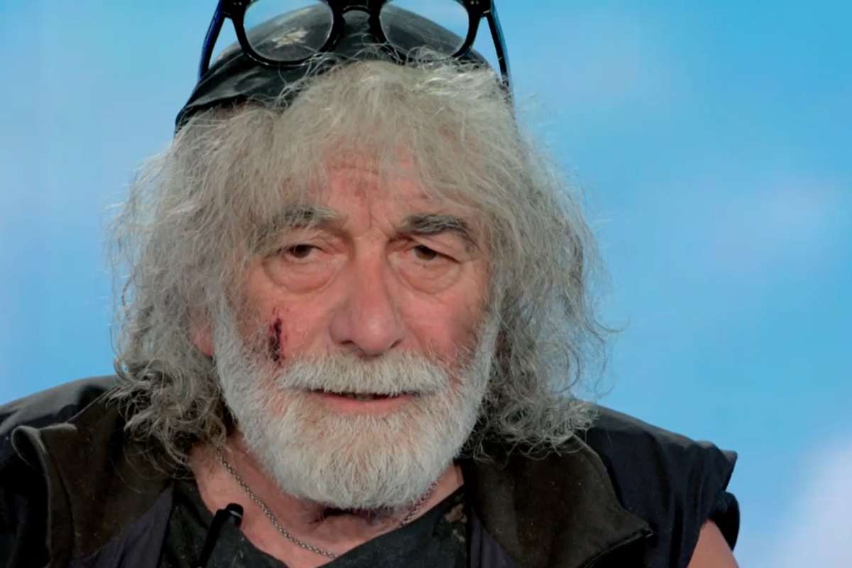 Doloroso lutto per Mauro Corona, l’alpinista addolorato: “Se l’è portato via in due giorni”
