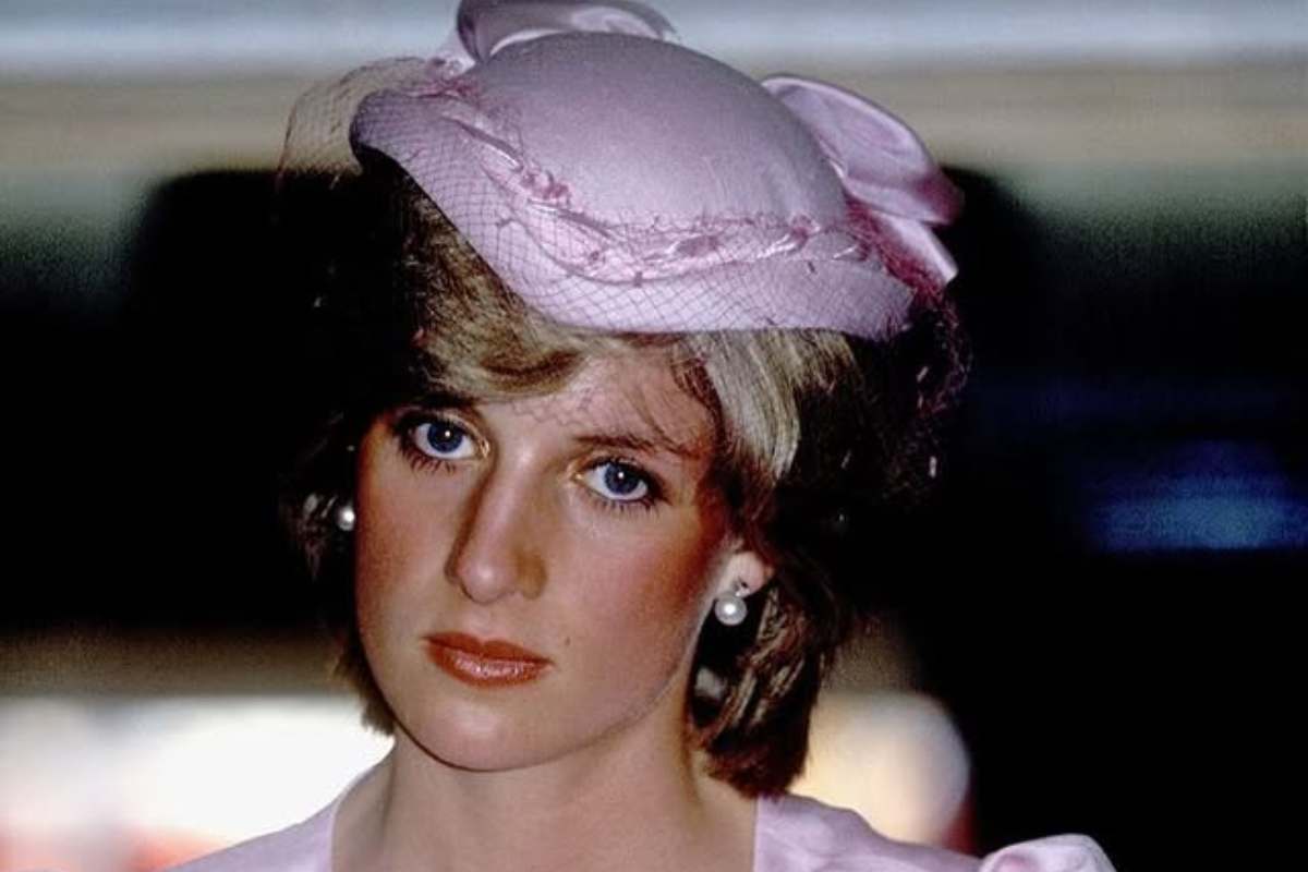 Lady Diana, spunta la lettera (choc) scritta due giorni dopo aver sposato Carlo: lacrime e disperazione